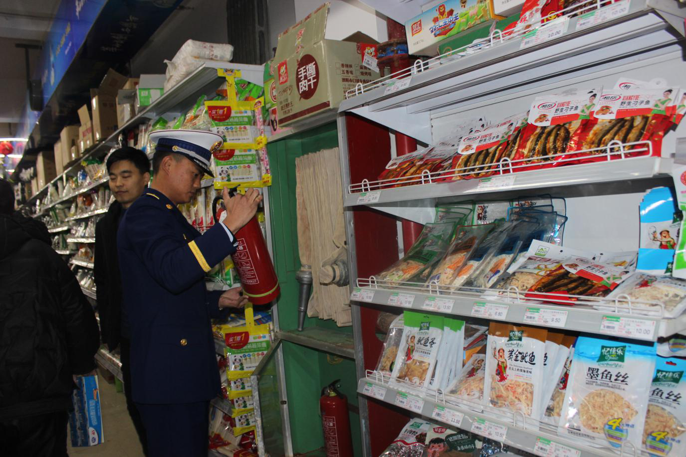 子洲县消防大队深入辖区重点单位开展百日安全行动整治活动